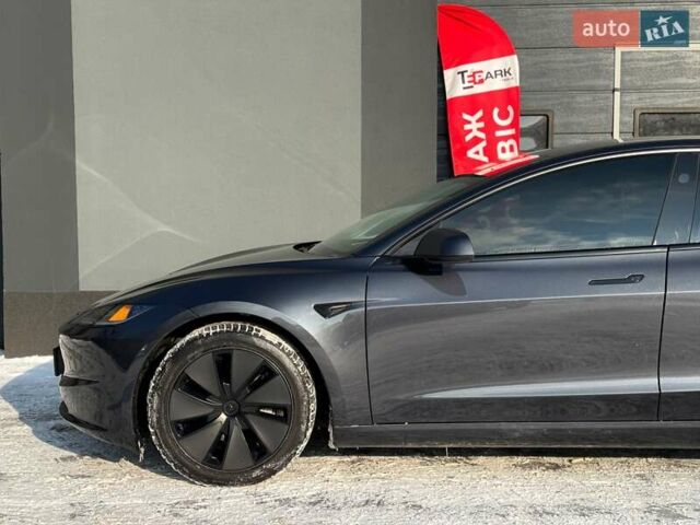 Серый Тесла Модель 3, объемом двигателя 0 л и пробегом 39 тыс. км за 33499 $, фото 4 на Automoto.ua