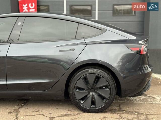 Серый Тесла Модель 3, объемом двигателя 0 л и пробегом 12 тыс. км за 31999 $, фото 6 на Automoto.ua