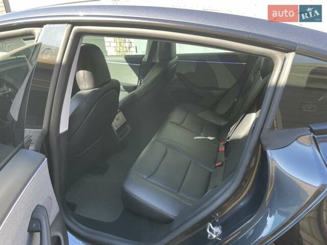 Серый Тесла Модель 3, объемом двигателя 0 л и пробегом 27 тыс. км за 27400 $, фото 9 на Automoto.ua