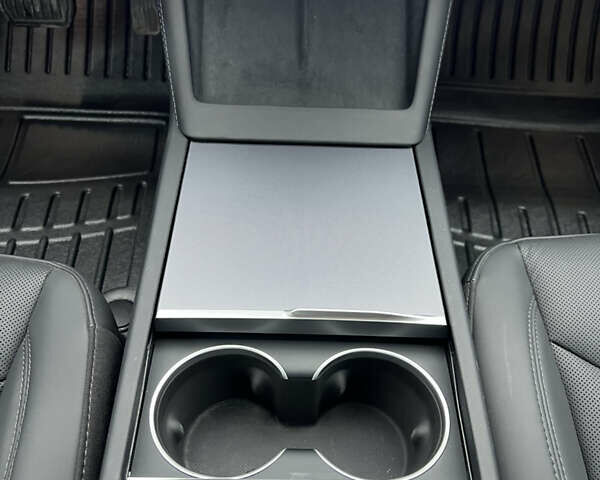 Серый Тесла Модель 3, объемом двигателя 0 л и пробегом 3 тыс. км за 27000 $, фото 41 на Automoto.ua