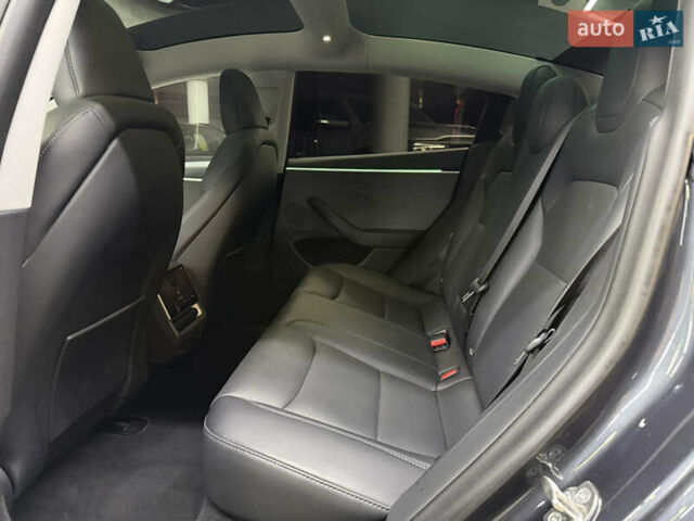 Серый Тесла Модель 3, объемом двигателя 0 л и пробегом 41 тыс. км за 25500 $, фото 23 на Automoto.ua