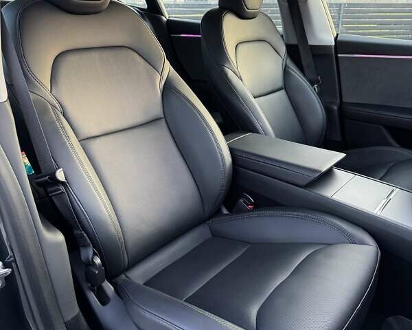 Сірий Тесла Модель 3, об'ємом двигуна 0 л та пробігом 27 тис. км за 28100 $, фото 12 на Automoto.ua