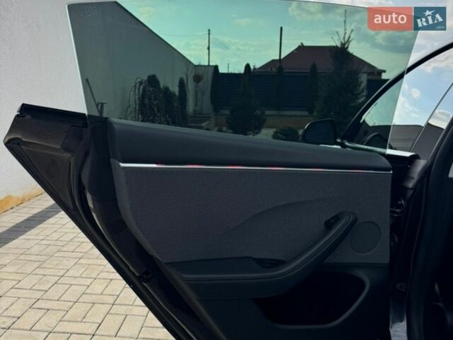 Сірий Тесла Модель 3, об'ємом двигуна 0 л та пробігом 39 тис. км за 23800 $, фото 26 на Automoto.ua