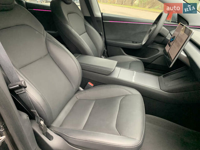 Серый Тесла Модель 3, объемом двигателя 0 л и пробегом 22 тыс. км за 32500 $, фото 27 на Automoto.ua