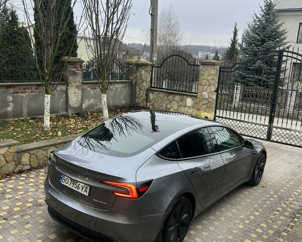 Серый Тесла Модель 3, объемом двигателя 0 л и пробегом 3 тыс. км за 27000 $, фото 10 на Automoto.ua