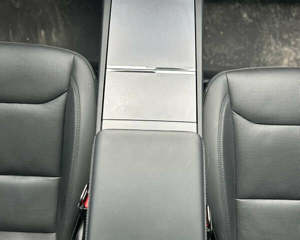 Серый Тесла Модель 3, объемом двигателя 0 л и пробегом 10 тыс. км за 27000 $, фото 19 на Automoto.ua