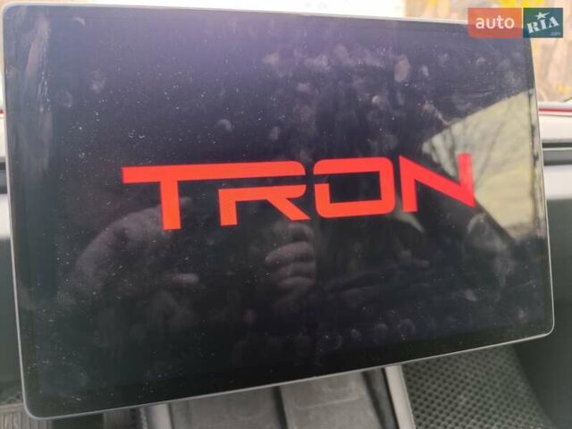 Сірий Тесла Модель 3, об'ємом двигуна 0 л та пробігом 32 тис. км за 25800 $, фото 14 на Automoto.ua