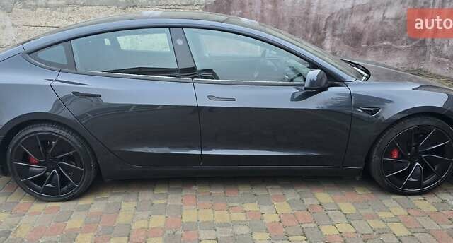 Серый Тесла Модель 3, объемом двигателя 0 л и пробегом 15 тыс. км за 38000 $, фото 5 на Automoto.ua