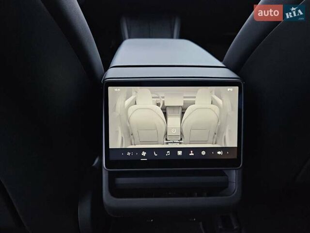 Серый Тесла Модель 3, объемом двигателя 0 л и пробегом 23 тыс. км за 29900 $, фото 25 на Automoto.ua