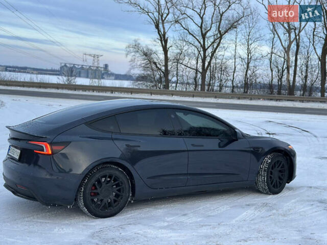 Серый Тесла Модель 3, объемом двигателя 0 л и пробегом 23 тыс. км за 27000 $, фото 3 на Automoto.ua
