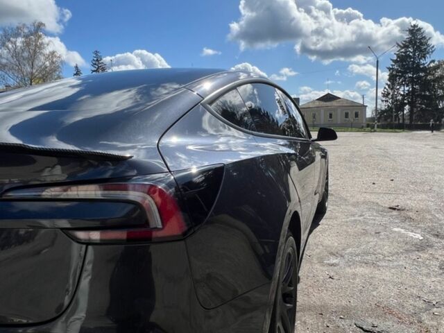 Сірий Тесла Модель 3, об'ємом двигуна 0 л та пробігом 18 тис. км за 27500 $, фото 5 на Automoto.ua