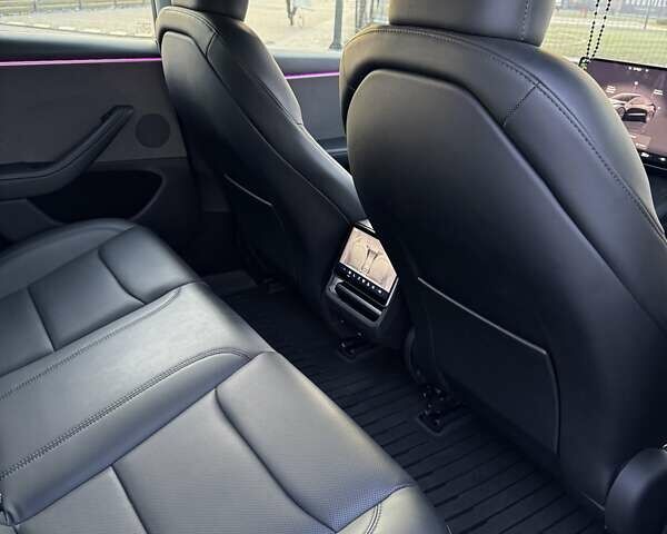 Сірий Тесла Модель 3, об'ємом двигуна 0 л та пробігом 27 тис. км за 28100 $, фото 15 на Automoto.ua