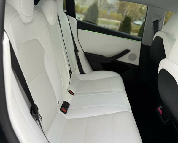 Серый Тесла Модель 3, объемом двигателя 0 л и пробегом 34 тыс. км за 33000 $, фото 18 на Automoto.ua