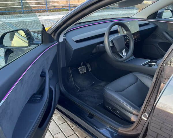 Серый Тесла Модель 3, объемом двигателя 0 л и пробегом 8 тыс. км за 28500 $, фото 9 на Automoto.ua