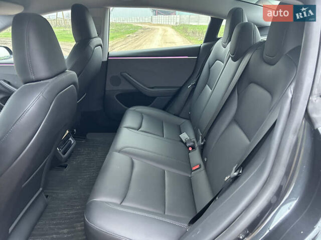 Сірий Тесла Модель 3, об'ємом двигуна 0 л та пробігом 70 тис. км за 26200 $, фото 20 на Automoto.ua