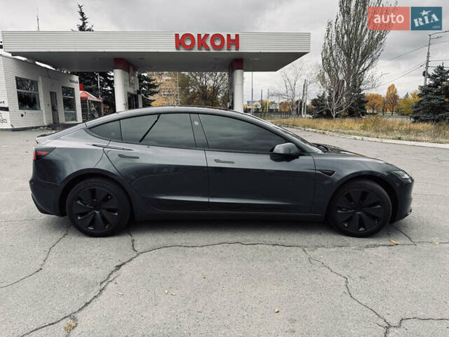 Тесла Модель 3 2024 в Днепре (Днепропетровске) на Automoto.ua Серый Тесла Модель 3, объемом двигателя 0 л и пробегом 6 тыс. км за 25600 $, фото 3 на Automoto.ua
