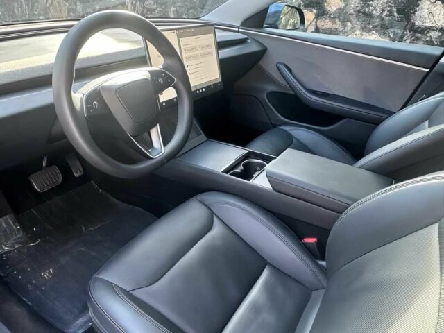 Серый Тесла Модель 3, объемом двигателя 0 л и пробегом 10 тыс. км за 15400 $, фото 8 на Automoto.ua