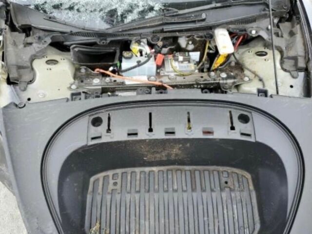 Серый Тесла Модель 3, объемом двигателя 0 л и пробегом 24 тыс. км за 11800 $, фото 1 на Automoto.ua