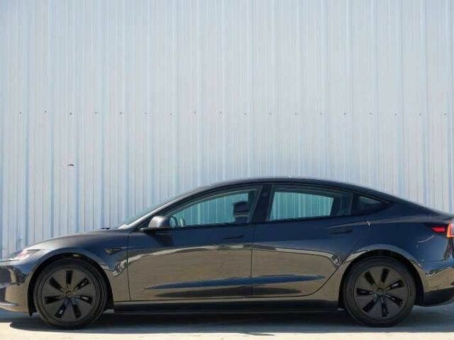 Серый Тесла Модель 3, объемом двигателя 0 л и пробегом 20 тыс. км за 15500 $, фото 3 на Automoto.ua