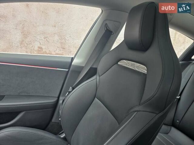 Серый Тесла Модель 3, объемом двигателя 0 л и пробегом 15 тыс. км за 38000 $, фото 13 на Automoto.ua