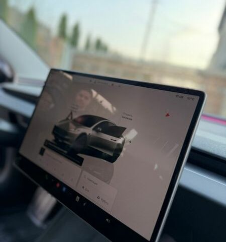 Серый Тесла Модель 3, объемом двигателя 0 л и пробегом 2 тыс. км за 26500 $, фото 32 на Automoto.ua