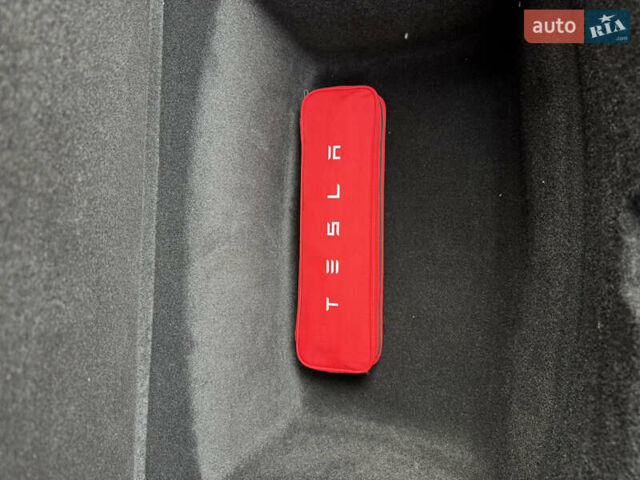 Серый Тесла Модель 3, объемом двигателя 0 л и пробегом 14 тыс. км за 35900 $, фото 10 на Automoto.ua