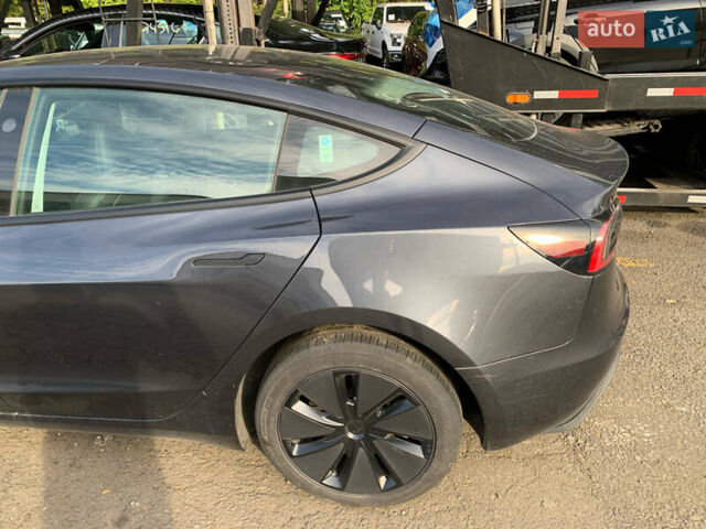 Серый Тесла Модель 3, объемом двигателя 0 л и пробегом 20 тыс. км за 24000 $, фото 9 на Automoto.ua