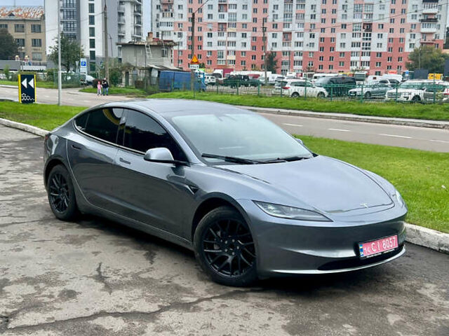 Серый Тесла Модель 3, объемом двигателя 0 л и пробегом 9 тыс. км за 26500 $, фото 3 на Automoto.ua