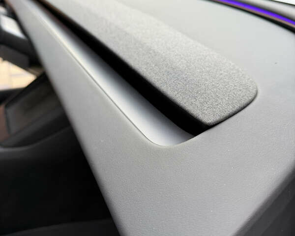 Серый Тесла Модель 3, объемом двигателя 0 л и пробегом 7 тыс. км за 27999 $, фото 39 на Automoto.ua