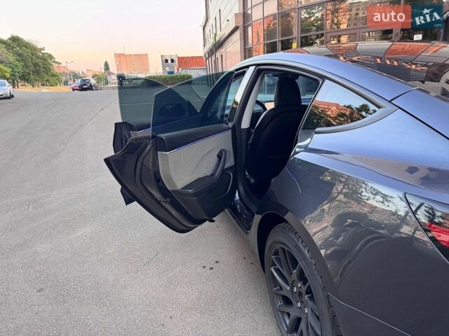 Сірий Тесла Модель 3, об'ємом двигуна 0 л та пробігом 18 тис. км за 35000 $, фото 6 на Automoto.ua