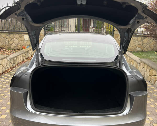 Серый Тесла Модель 3, объемом двигателя 0 л и пробегом 3 тыс. км за 27000 $, фото 20 на Automoto.ua