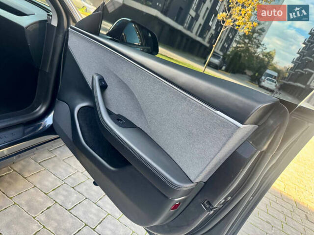 Сірий Тесла Модель 3, об'ємом двигуна 0 л та пробігом 5 тис. км за 29500 $, фото 57 на Automoto.ua