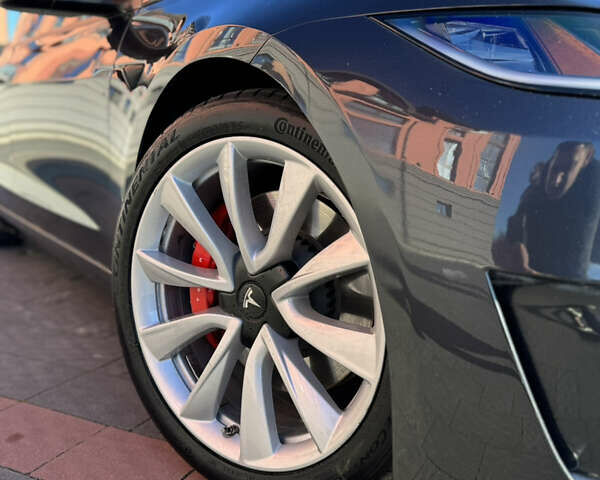 Серый Тесла Модель 3, объемом двигателя 0 л и пробегом 4 тыс. км за 38400 $, фото 7 на Automoto.ua