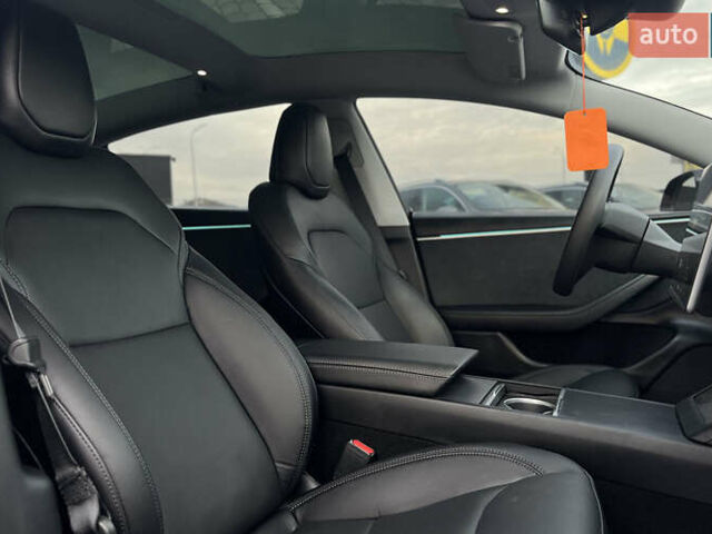 Серый Тесла Модель 3, объемом двигателя 0 л и пробегом 9 тыс. км за 33500 $, фото 20 на Automoto.ua