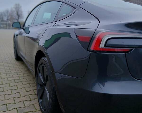 Серый Тесла Модель 3, объемом двигателя 0 л и пробегом 3 тыс. км за 28500 $, фото 1 на Automoto.ua