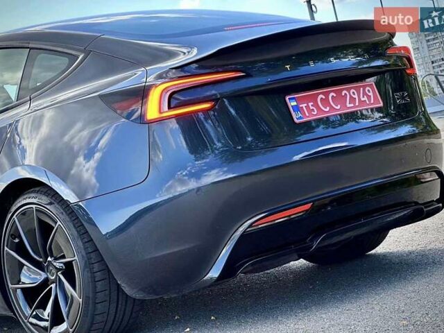 Серый Тесла Модель 3, объемом двигателя 0 л и пробегом 10 тыс. км за 38500 $, фото 3 на Automoto.ua