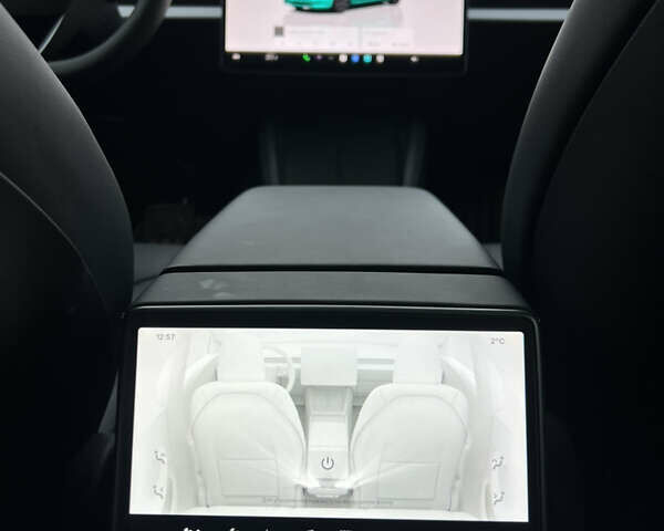 Серый Тесла Модель 3, объемом двигателя 0 л и пробегом 3 тыс. км за 27000 $, фото 31 на Automoto.ua