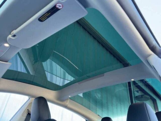 Серый Тесла Модель 3, объемом двигателя 0 л и пробегом 20 тыс. км за 15500 $, фото 9 на Automoto.ua