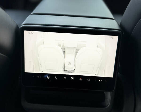 Серый Тесла Модель 3, объемом двигателя 0 л и пробегом 35 тыс. км за 25400 $, фото 20 на Automoto.ua