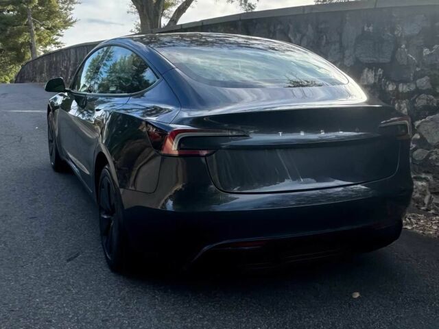 Серый Тесла Модель 3, объемом двигателя 0 л и пробегом 10 тыс. км за 15400 $, фото 3 на Automoto.ua