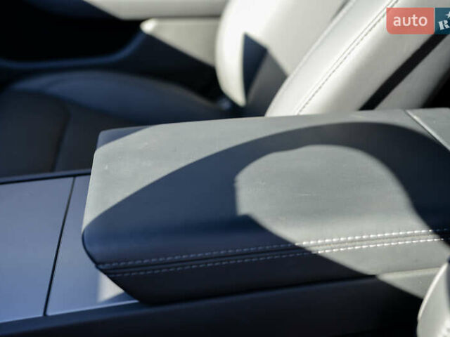 Серый Тесла Модель 3, объемом двигателя 0 л и пробегом 14 тыс. км за 31699 $, фото 21 на Automoto.ua