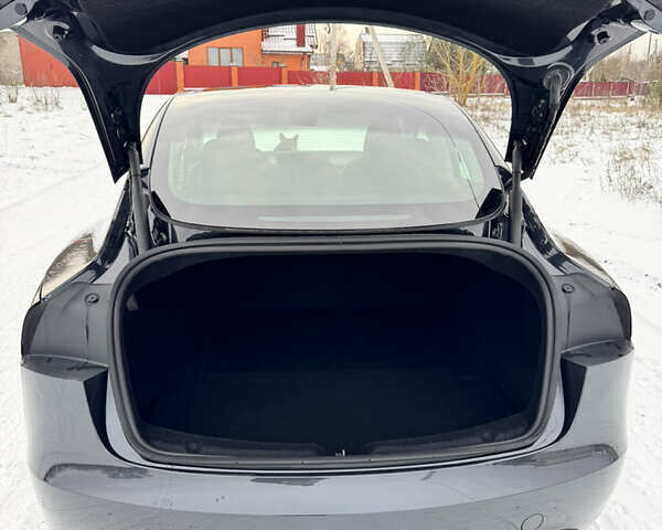 Серый Тесла Модель 3, объемом двигателя 0 л и пробегом 2 тыс. км за 30900 $, фото 5 на Automoto.ua
