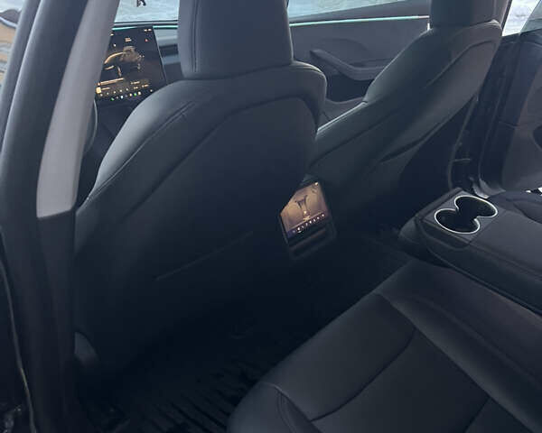 Серый Тесла Модель 3, объемом двигателя 0 л и пробегом 19 тыс. км за 31500 $, фото 29 на Automoto.ua