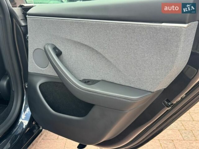 Сірий Тесла Модель 3, об'ємом двигуна 0 л та пробігом 28 тис. км за 26700 $, фото 85 на Automoto.ua