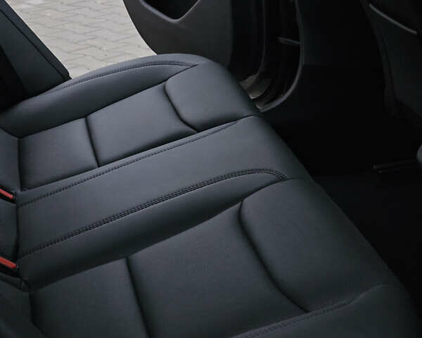 Сірий Тесла Модель 3, об'ємом двигуна 0 л та пробігом 10 тис. км за 25999 $, фото 23 на Automoto.ua
