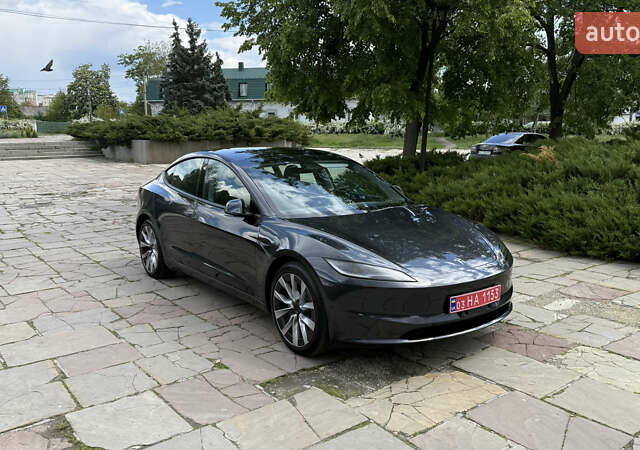 Серый Тесла Модель 3, объемом двигателя 0 л и пробегом 1 тыс. км за 27500 $, фото 2 на Automoto.ua