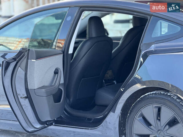 Серый Тесла Модель 3, объемом двигателя 0 л и пробегом 34 тыс. км за 26600 $, фото 35 на Automoto.ua