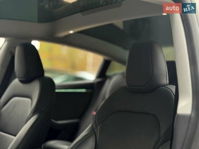 Серый Тесла Модель 3, объемом двигателя 0 л и пробегом 11 тыс. км за 31499 $, фото 13 на Automoto.ua