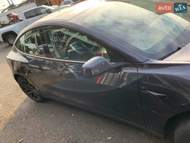Серый Тесла Модель 3, объемом двигателя 0 л и пробегом 20 тыс. км за 24000 $, фото 3 на Automoto.ua