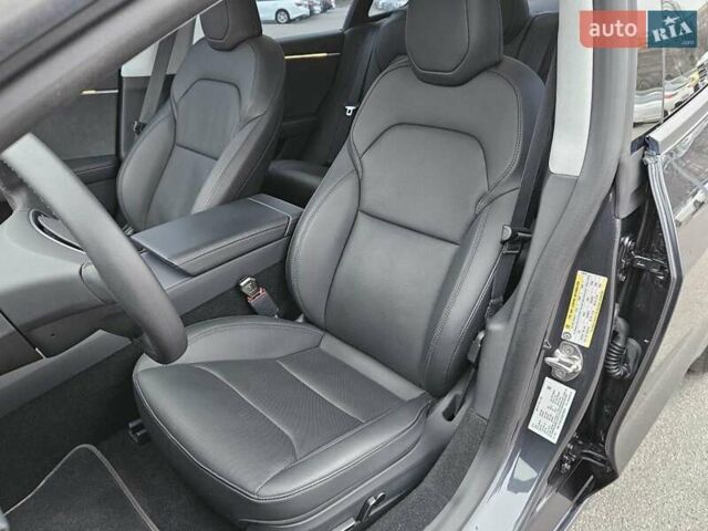 Серый Тесла Модель 3, объемом двигателя 0 л и пробегом 23 тыс. км за 29900 $, фото 20 на Automoto.ua